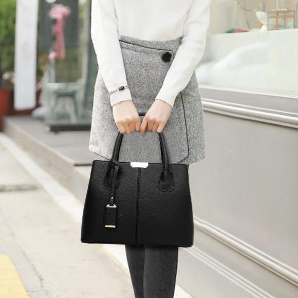 Bolsa Feminina de Ombro em Couro